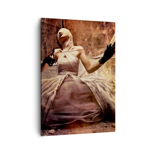 Obraz na płótnie - Artystyczna kompozycja kobiety w bandażach z nożycami w dłoniach - 50x70cm - Bogini losu - Nowoczesna dekoracja ścienna do salonu, kuchni i sypialni ARTTOR