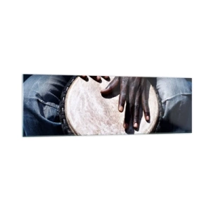 Obraz na szkle - Ręce grające na bębnie djembe w dynamicznej kompozycji - 160x50cm - Żyj w swoim rytmie - Nowoczesna dekoracja ścienna do salonu i sypialni ARTTOR