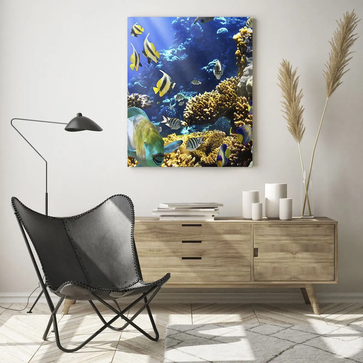 Obraz na szkle - Kolorowa rafa koralowa z tropikalnymi rybami w głębinach oceanu - 80x120cm - Duży ruch na wakacyjnym szlaku - Nowoczesna dekoracja ścienna do salonu i sypialni ARTTOR
