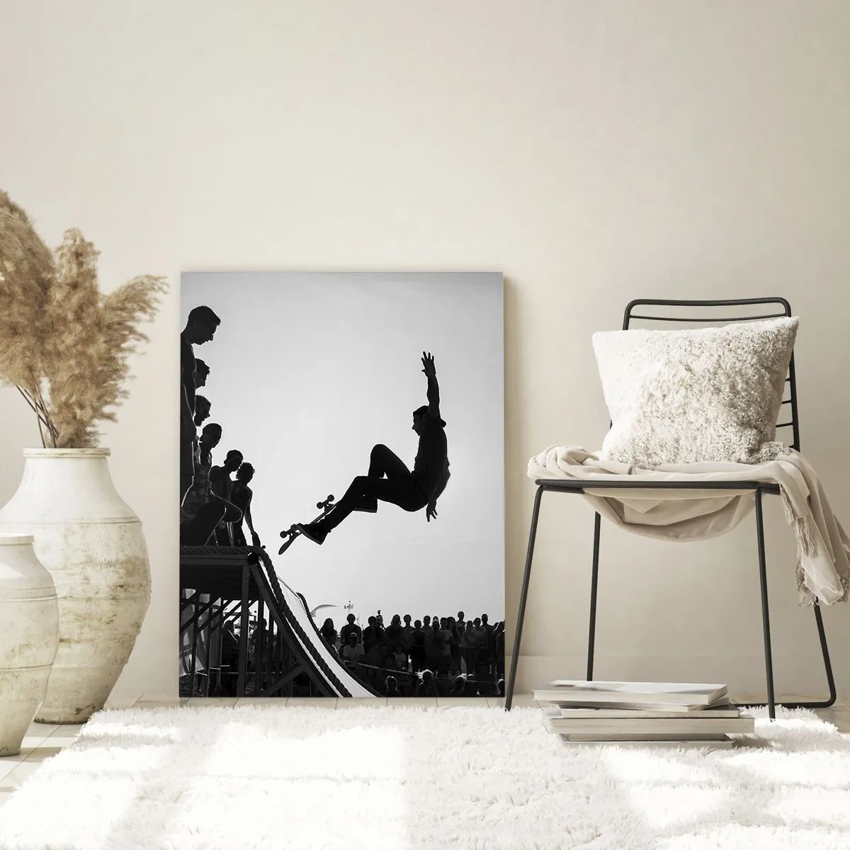 Obraz na szkle - Czarno-biały skater w powietrzu - 50x70cm - Bohaterowie i widzowie - Nowoczesna dekoracja ścienna do salonu, kuchni i sypialni ARTTOR