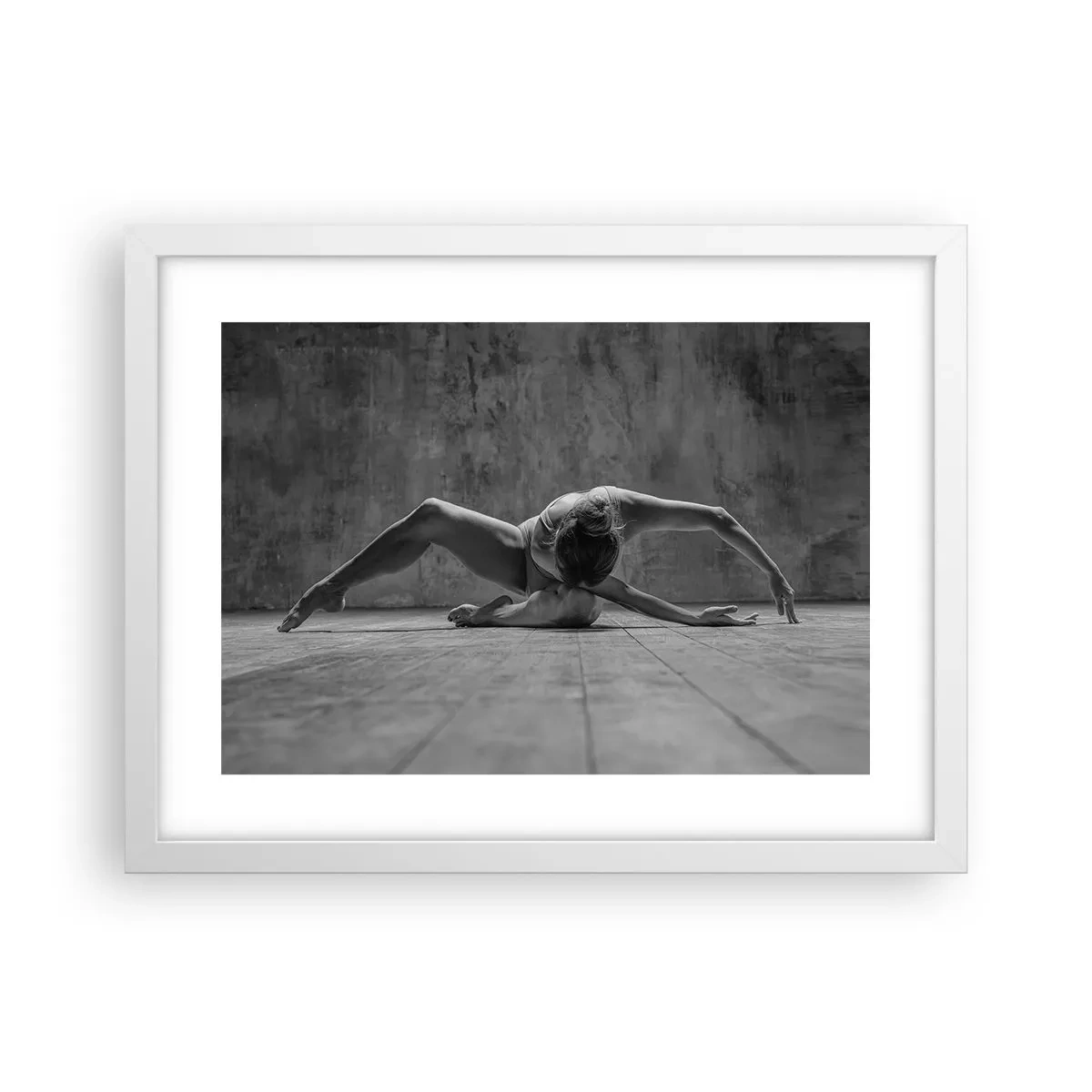 Plakat w białej ramie - Symetria odnaleziona - 40x30 cm