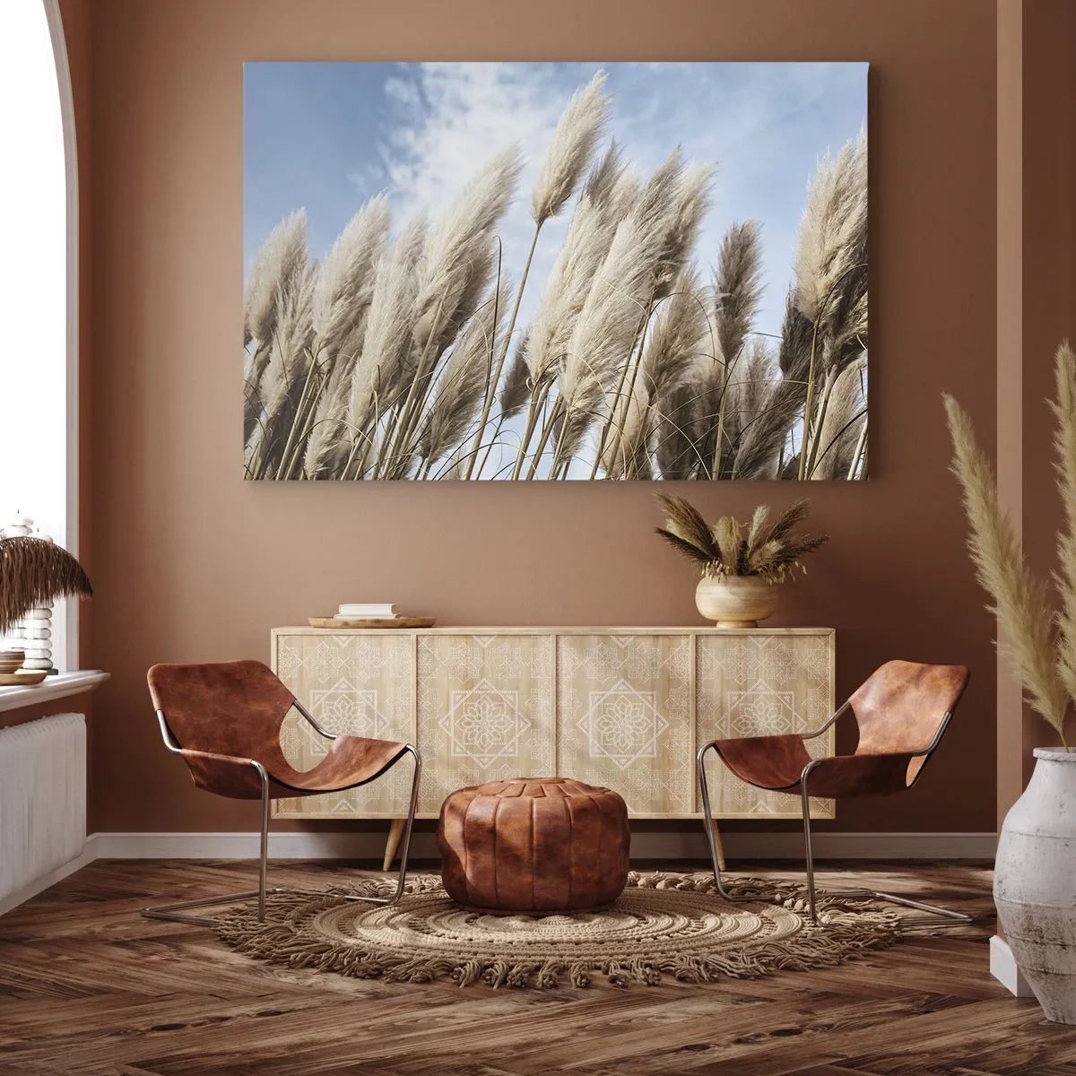 Obraz na płótnie - Delikatne trawy pampasowe na tle błękitnego nieba z lekkimi chmurami - 70x50cm - Słoneczna i wietrzna pieszczota - Nowoczesna dekoracja ścienna do salonu i sypialni ARTTOR