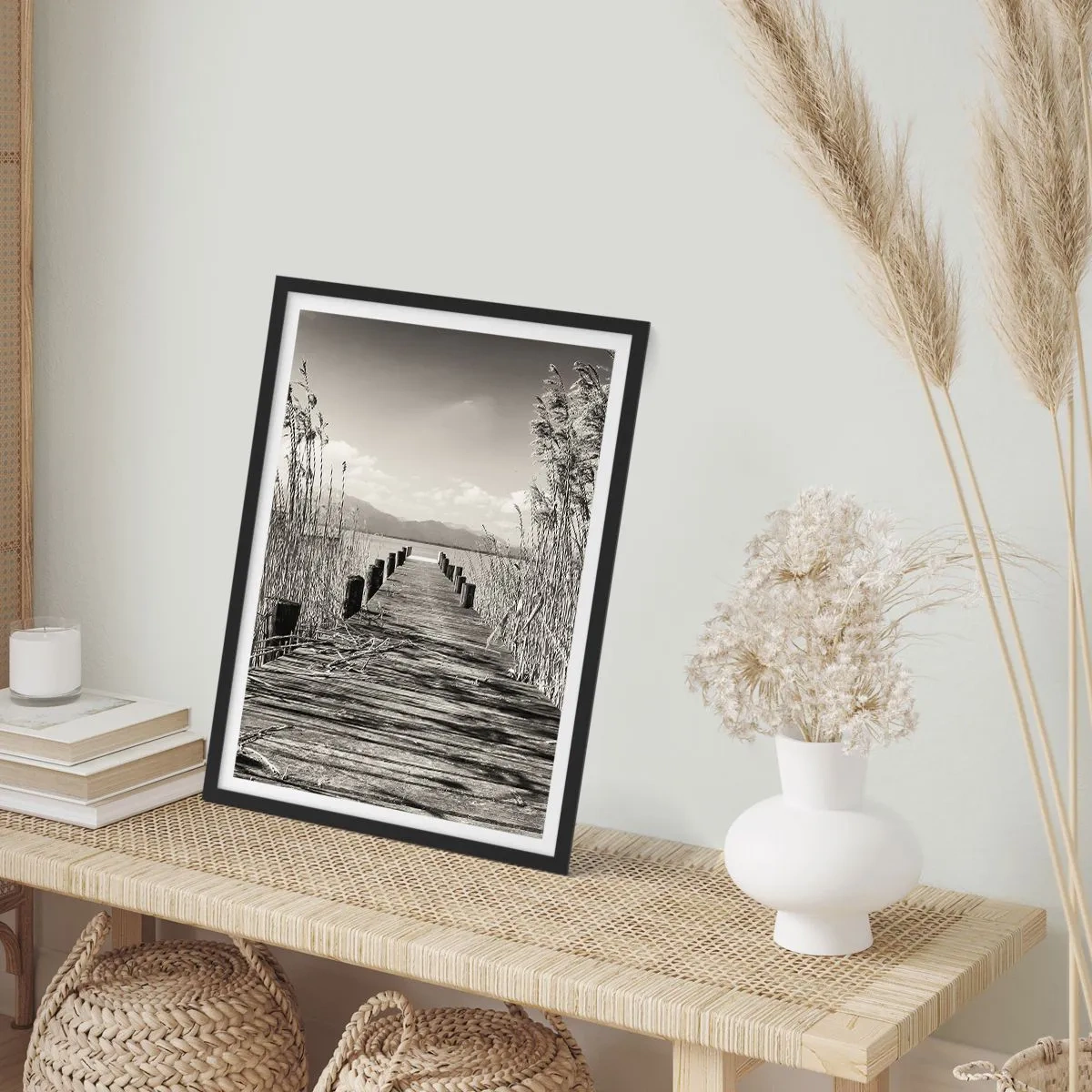 Plakat w czarnej ramie - W zaciszu traw - 30x40 cm