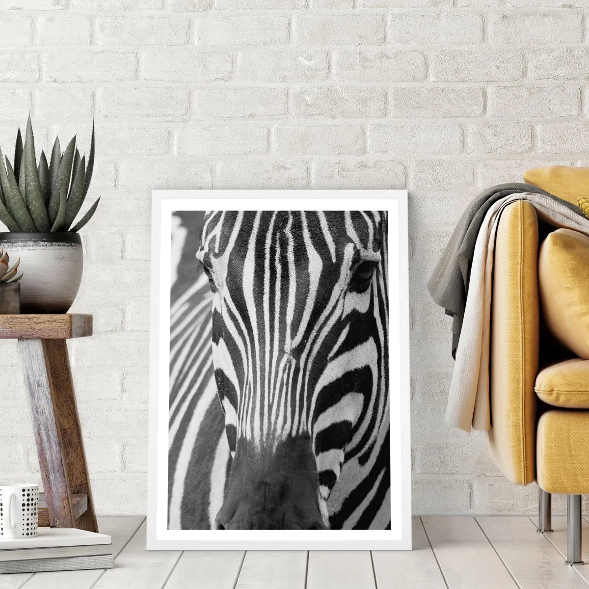 Plakat w białej ramie - Świat jest czarno-biały - 61x91 cm