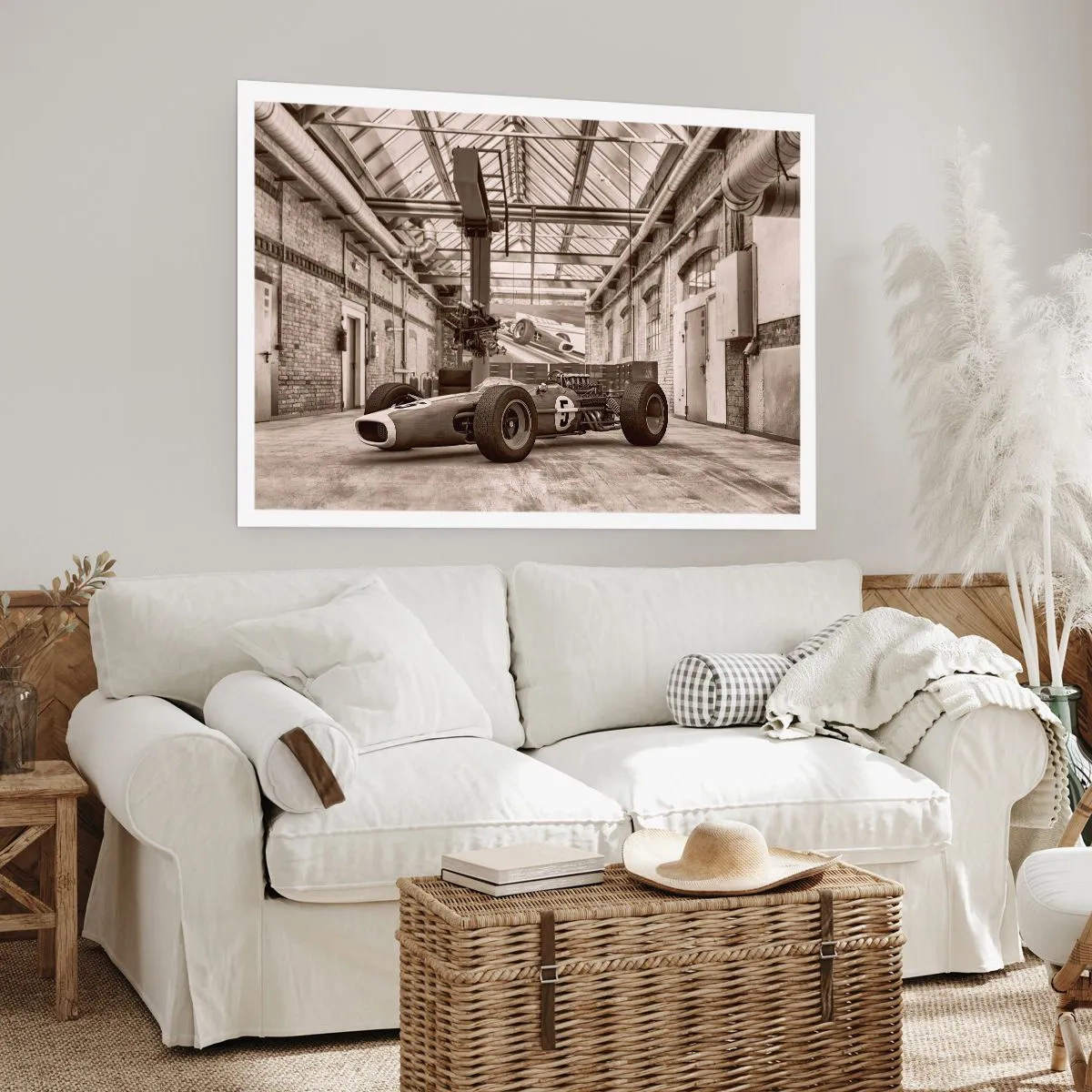 Plakat - Czarno-biały samochód wyścigowy w industrialnym wnętrzu - 100x70cm - Odpoczynek zwycięzcy - Nowoczesna dekoracja ścienna do salonu i sypialni ARTTOR