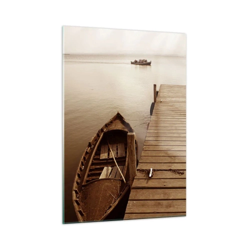 Obraz na szkle - Łódka przy pomoście na spokojnym jeziorze w sepii - 50x70cm - Wielki spokój - Nowoczesna dekoracja ścienna do salonu, kuchni i sypialni ARTTOR
