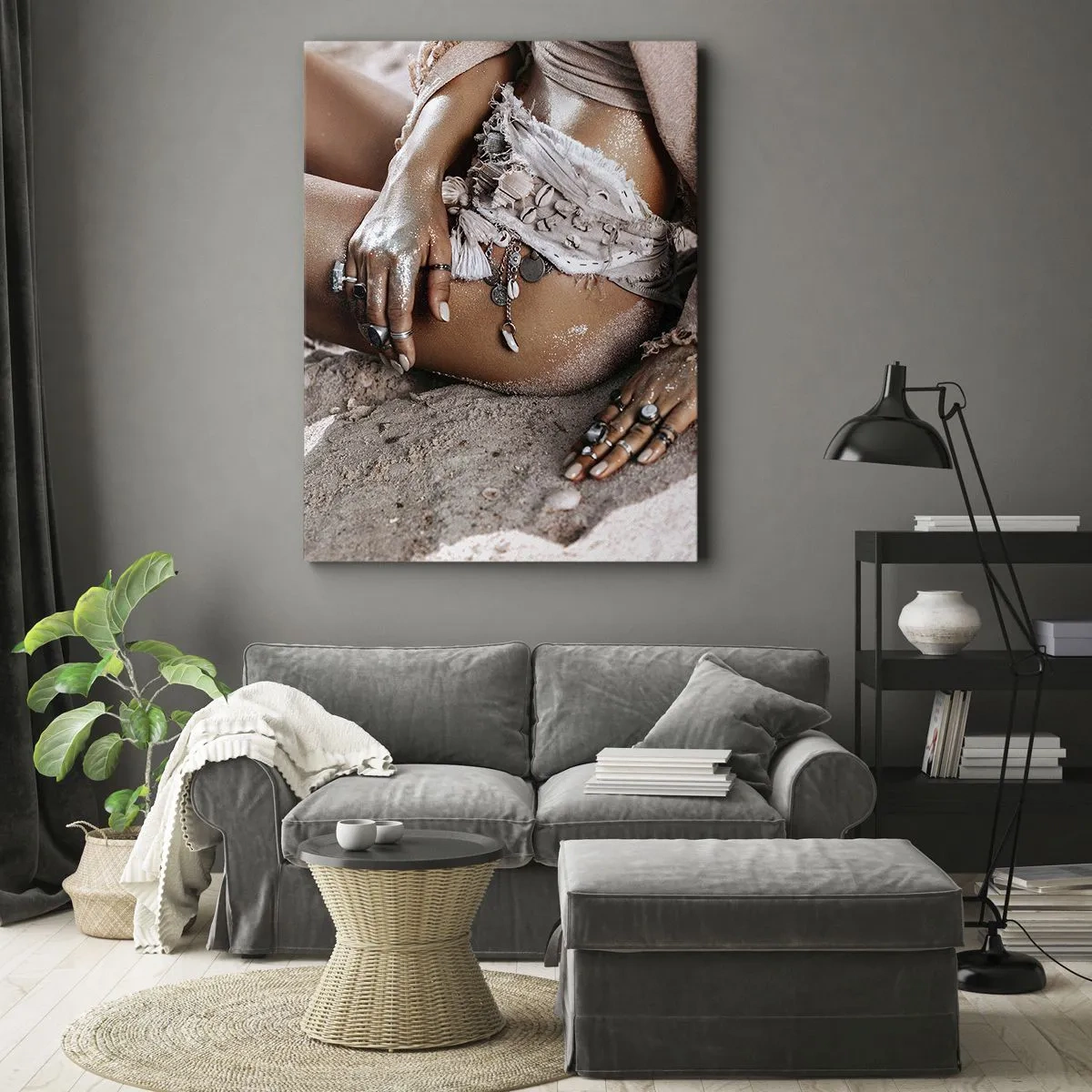 Obraz na płótnie - Wyrzucona przez fale? - 65x120 cm
