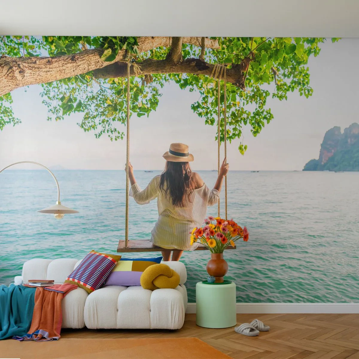 Fototapeta Premium Sand - Kobieta na huśtawce zawieszonej nad wodą morską - 100x70cm - Życie jest piękne - Nowoczesna dekoracja ścienna do salonu, kuchni i sypialni ARTTOR
