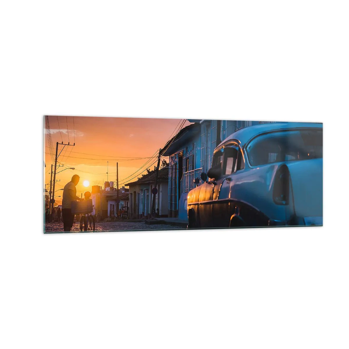 Obraz na szkle - Retro samochód i rower na ulicy w świetle zachodzącego słońca - 140x50cm - Tutaj zwalnia czas - Nowoczesna dekoracja ścienna do salonu i sypialni ARTTOR