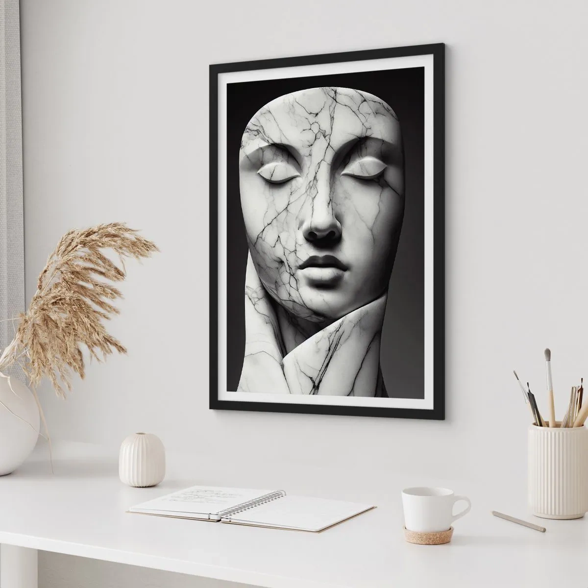 Plakat w czarnej ramie - Marmurowa twarz rzeźby z zamkniętymi oczami na czarnym tle - 50x70cm - Marmurowe kształty - Nowoczesna dekoracja ścienna do salonu i sypialni ARTTOR