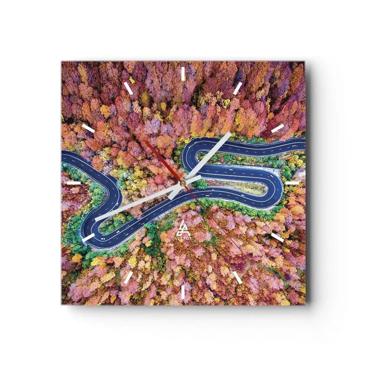 Zegar ścienny - Kręta droga w jesiennym lesie widziana z lotu ptaka - 30x30cm - Krętą drogą poprzez las - Nowoczesna dekoracja ścienna do salonu i sypialni ARTTOR