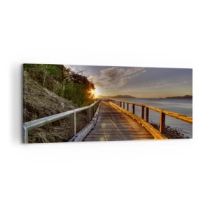 Obraz na płótnie - Drewniany pomost prowadzący w stronę zachodu słońca nad wodą - 120x50cm - Iść, ciągle iść w stronę słońca - Nowoczesna dekoracja ścienna do salonu i sypialni ARTTOR