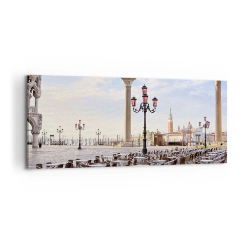 Obraz na płótnie - Wenecja, widok na plac z kolumnami i ustawionymi stolikami kawiarni - 120x50cm - Zapraszamy, wszystko gotowe - Nowoczesna dekoracja ścienna do salonu i sypialni ARTTOR