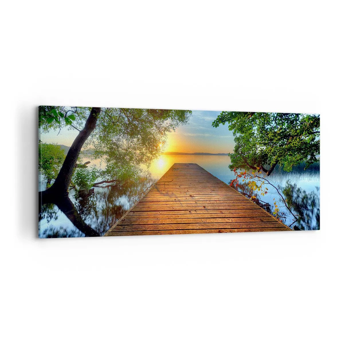 Obraz na płótnie - Drewniany pomost otoczony zielenią podczas zachodu słońca - 120x50cm - Nie śpiesz się, usiądź - Nowoczesna dekoracja ścienna do salonu i sypialni ARTTOR