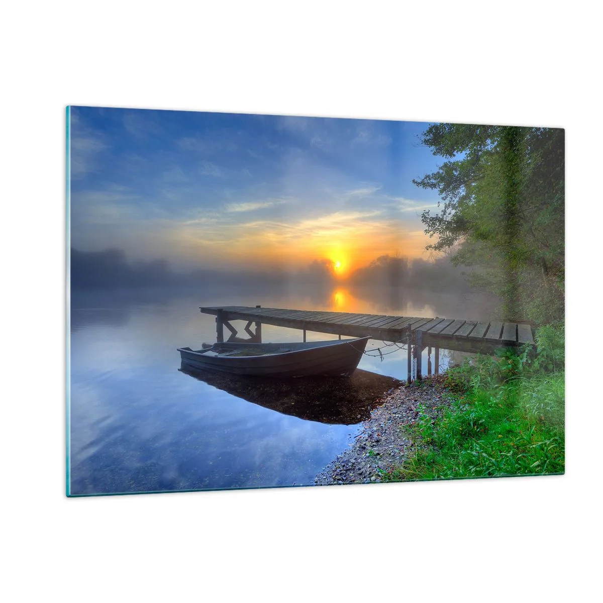 Obraz na szkle - Łódź przy pomoście o wschodzie słońca nad jeziorem - 120x80cm - Jak zwyczajne zamienia się w magiczne - Nowoczesna dekoracja ścienna do salonu, kuchni i sypialni ARTTOR