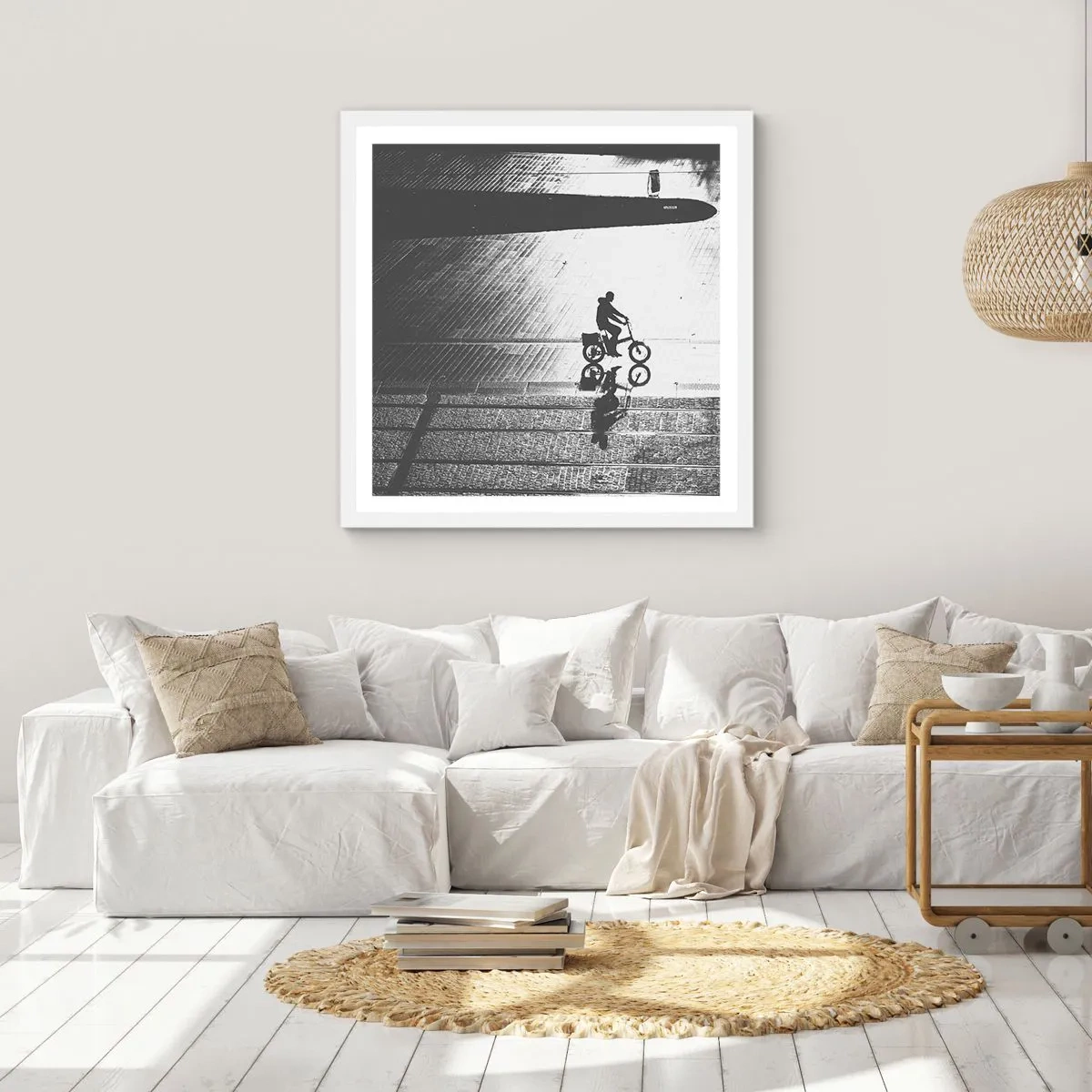 Plakat w białej ramie - Przed siebie, przez miasto - 50x50 cm