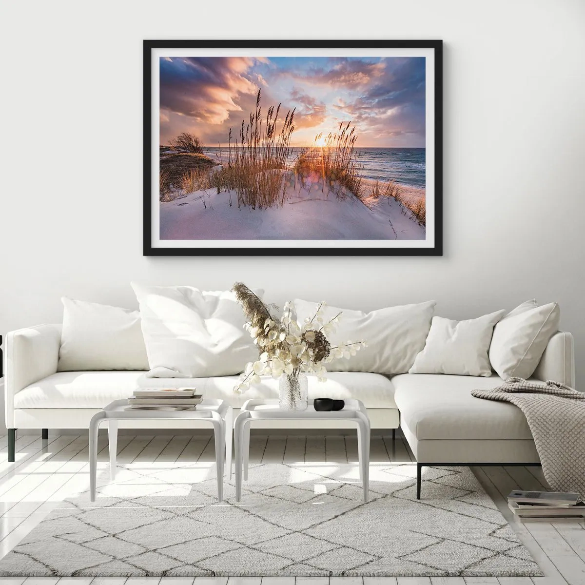 Plakat w czarnej ramie - Wydmy z trawami na tle zachodzącego słońca - 100x70cm - Pożegnanie słońca i wiatru - Nowoczesna dekoracja ścienna do salonu i sypialni ARTTOR