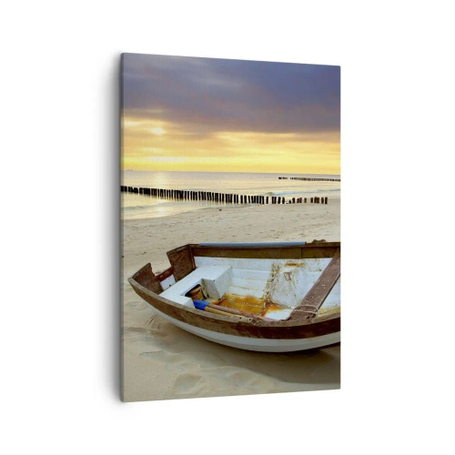 Obraz na płótnie - Łódź na piaszczystej plaży o zachodzie słońca - 50x70cm - Nie ma piękniejszych plaż - Nowoczesna dekoracja ścienna do salonu, kuchni i sypialni ARTTOR