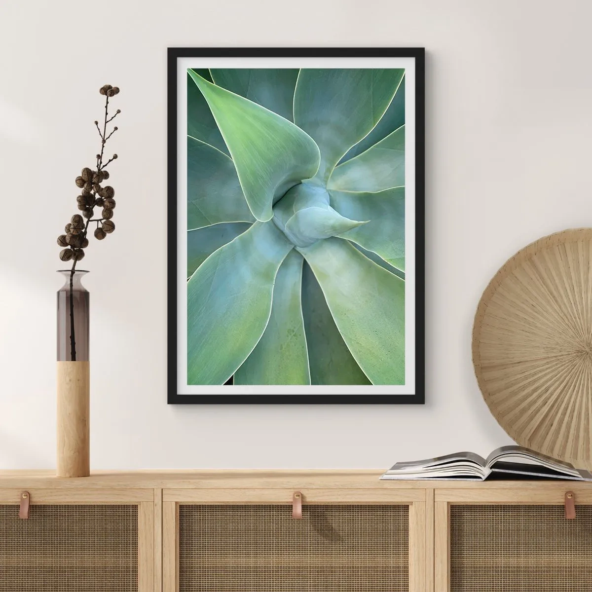 Plakat w czarnej ramie - Zbliżenie na symetryczne liście sukulenta - 50x70cm - Narodziny zieleni - Nowoczesna dekoracja ścienna do salonu i sypialni ARTTOR