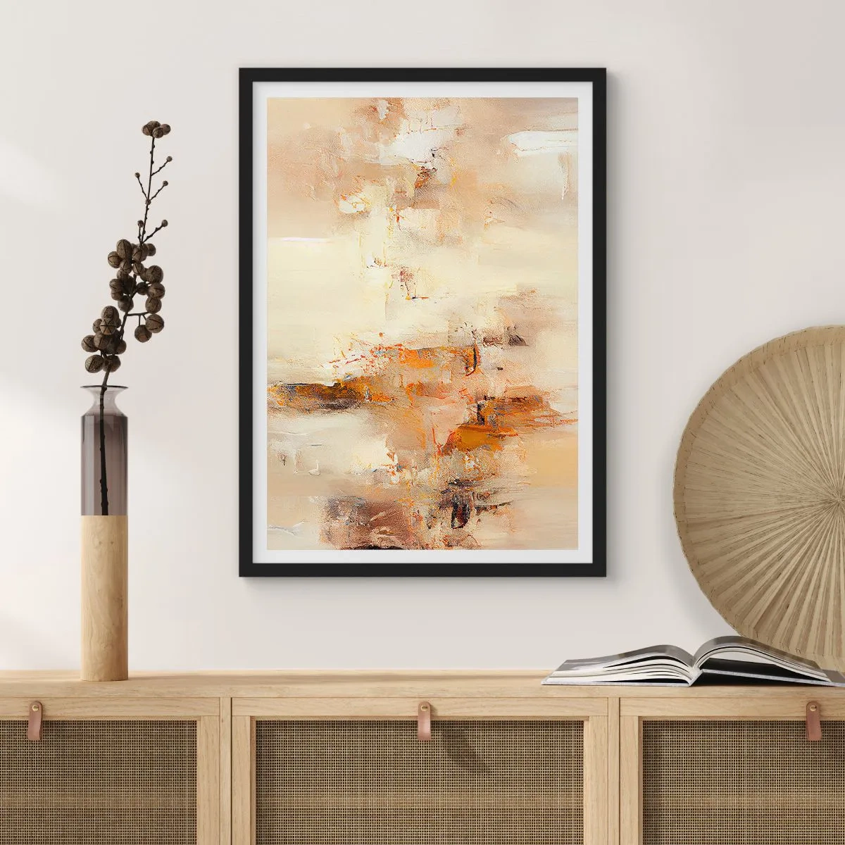 Plakat w czarnej ramie - Abstrakcyjna kompozycja w ciepłych odcieniach beżu i złota - 50x70cm - Dusza bursztynu - Nowoczesna dekoracja ścienna do salonu i sypialni ARTTOR