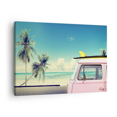 Obraz na płótnie - Różowy van z deską surfingową na tle tropikalnej plaży - 70x50cm - Wakacje czas zacząć - Nowoczesna dekoracja ścienna do salonu i sypialni ARTTOR
