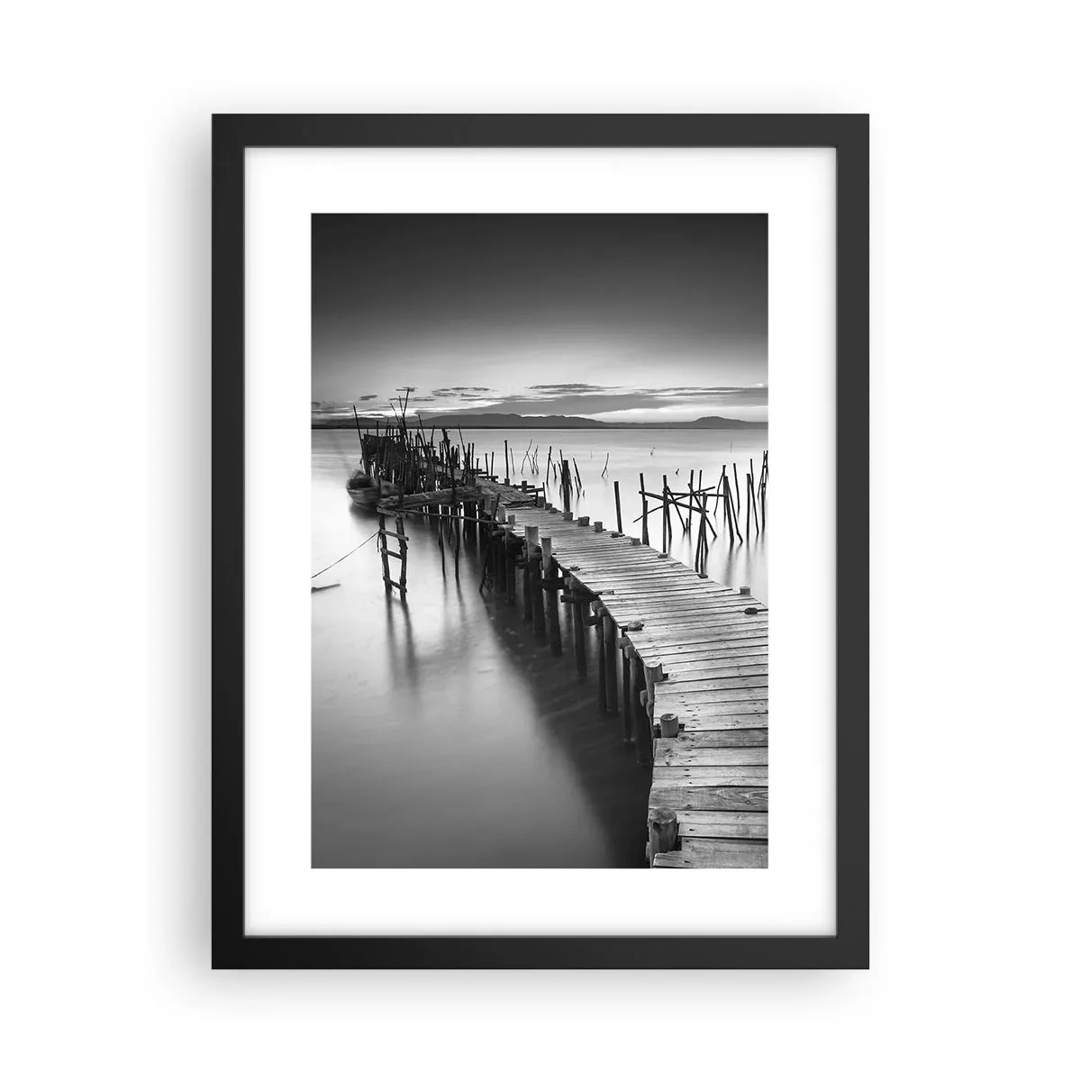 Plakat w czarnej ramie - Spokój zapomnianego brzegu - 30x40 cm