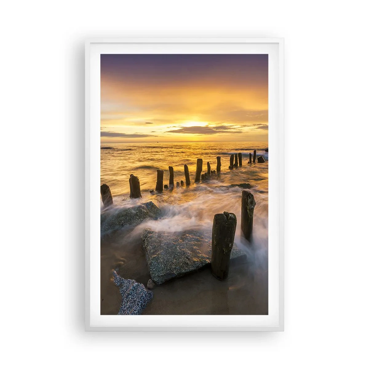 Plakat w białej ramie - Surowe piękno Bałtyku - 61x91 cm