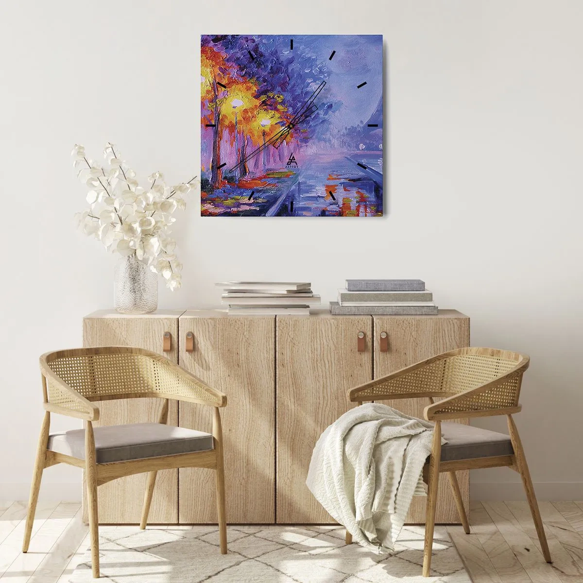 Zegar ścienny - Aleja z lampami w Paryżu z wieżą Eiffla w tle - 30x30cm - Wymarzony spacer - Nowoczesna dekoracja ścienna do salonu i sypialni ARTTOR