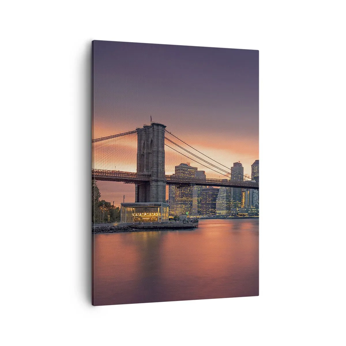 Obraz na płótnie - Most Brookliński i wieczorna panorama Nowego Jorku odbijająca się w wodzie - 50x70cm - Zatopione w  liliowej ciszy - Nowoczesna dekoracja ścienna do salonu, kuchni i sypialni ARTTOR