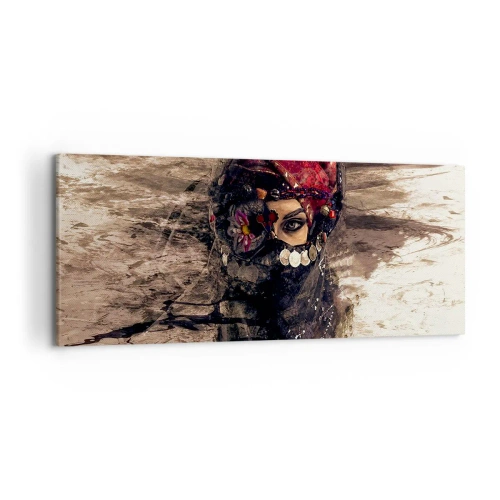 Obraz na płótnie - Artystyczny portret kobiety w orientalnym stroju na abstrakcyjnym tle - 120x50cm - Co najmniej niepokojąca - Nowoczesna dekoracja ścienna do salonu i sypialni ARTTOR
