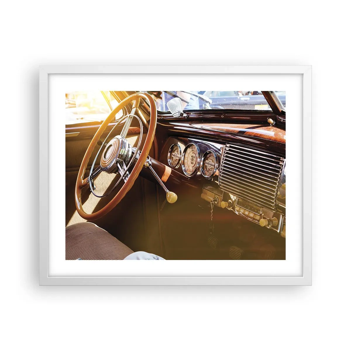 Plakat w białej ramie - Powiew luksusu z przeszłości - 50x40 cm