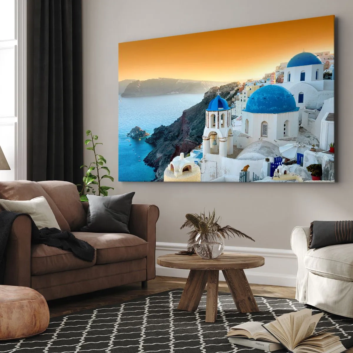 Obraz na płótnie - Widok na Santorini z białymi budynkami i błękitnym morzem - 70x50cm - Santorini - przytulone do skał - Nowoczesna dekoracja ścienna do salonu i sypialni ARTTOR