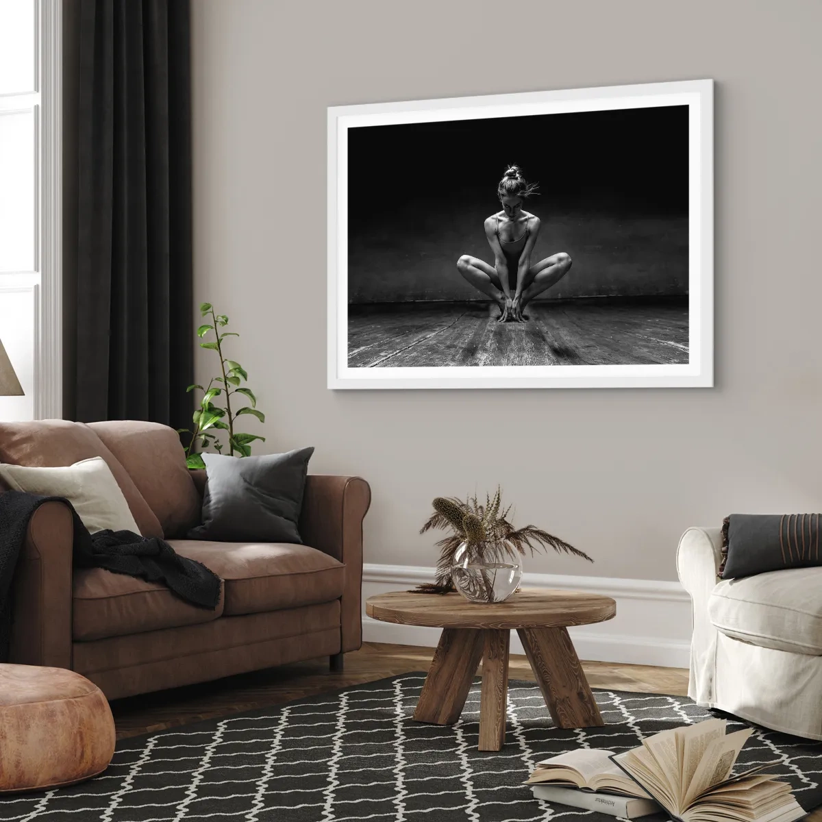 Plakat w białej ramie - Skupienie tanecznej energii - 70x50 cm