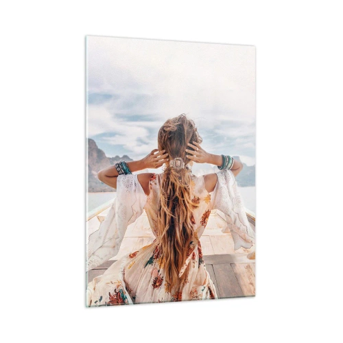 Obraz na szkle - Kobieta na łodzi patrząca w stronę gór i jeziora - 50x70cm - W drodze ku szczęściu - Nowoczesna dekoracja ścienna do salonu, kuchni i sypialni ARTTOR