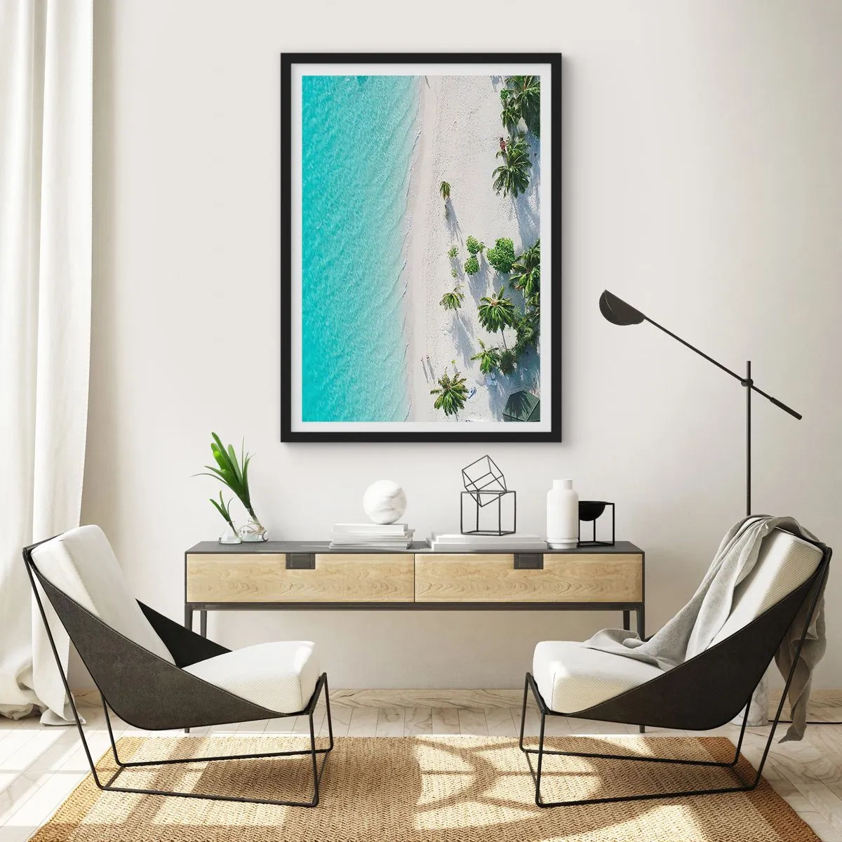 Plakat w czarnej ramie - Widok z lotu ptaka na tropikalną plażę z palmami i błękitnym morzem - 50x70cm - Wakacje w raju - Nowoczesna dekoracja ścienna do salonu i sypialni ARTTOR