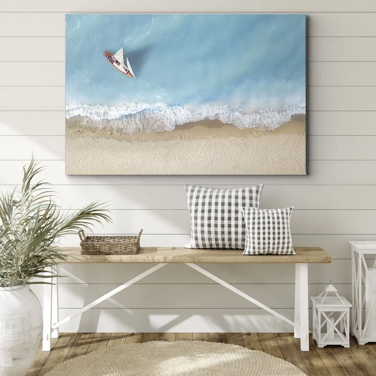 Obraz na płótnie - Łódka przy plaży w widoku z lotu ptaka - 70x50cm - Na granicy błękitu i złota - Nowoczesna dekoracja ścienna do salonu i sypialni ARTTOR