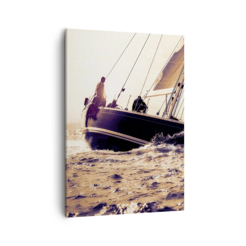 Obraz na płótnie - Żaglówka na wzburzonym morzu w świetle słońca - 50x70cm - Żeglujże, żeglarzu - Nowoczesna dekoracja ścienna do salonu, kuchni i sypialni ARTTOR