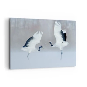 Obraz na płótnie - Dwa żurawie tańczące w mglistej scenerii - 100x70cm - Taniec we mgle - Nowoczesna dekoracja ścienna do salonu, kuchni i sypialni ARTTOR