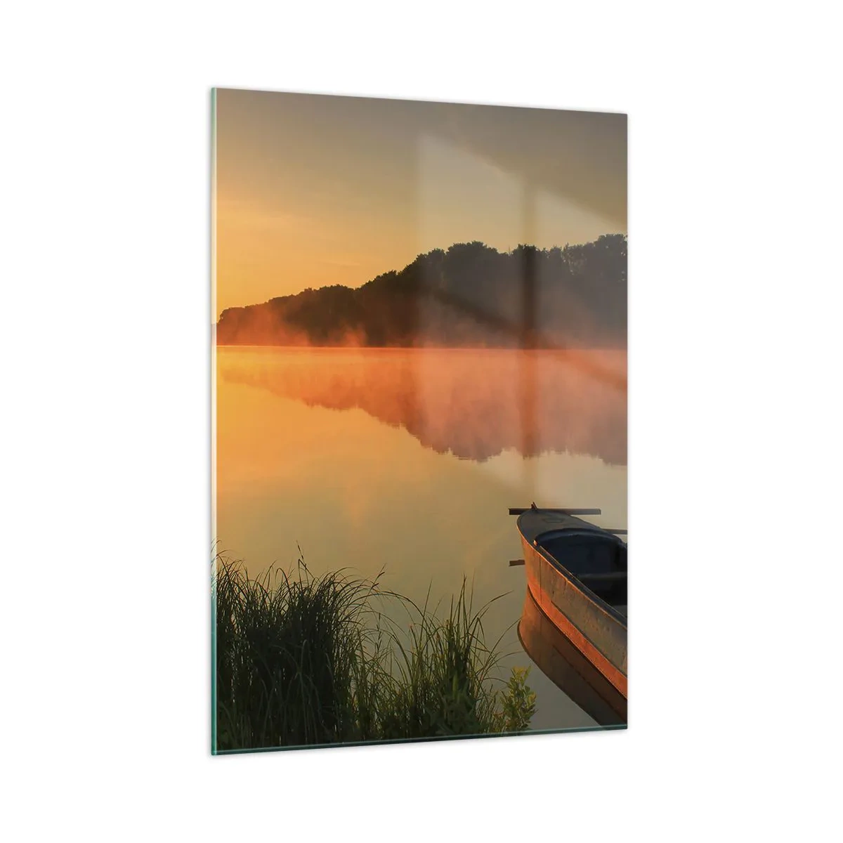 Obraz na szkle - Wschód słońca nad spokojnym jeziorem z łódką przy brzegu - 50x70cm - Wschód słońca nad wodą jak tafla lustra - Nowoczesna dekoracja ścienna do salonu, kuchni i sypialni ARTTOR