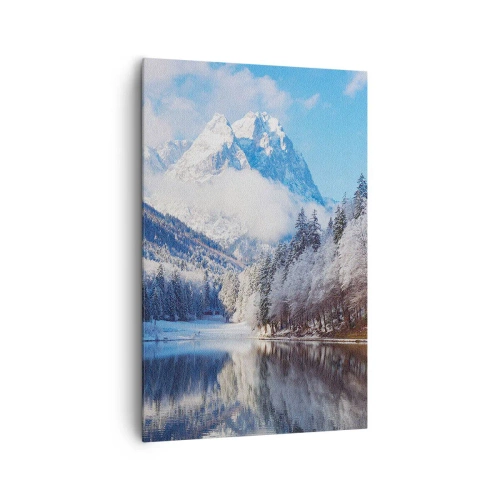 Obraz na płótnie - Zimowy krajobraz górski z ośnieżonymi drzewami i jeziorem - 80x120cm - Śnieżna straż - Nowoczesna dekoracja ścienna do salonu i sypialni ARTTOR
