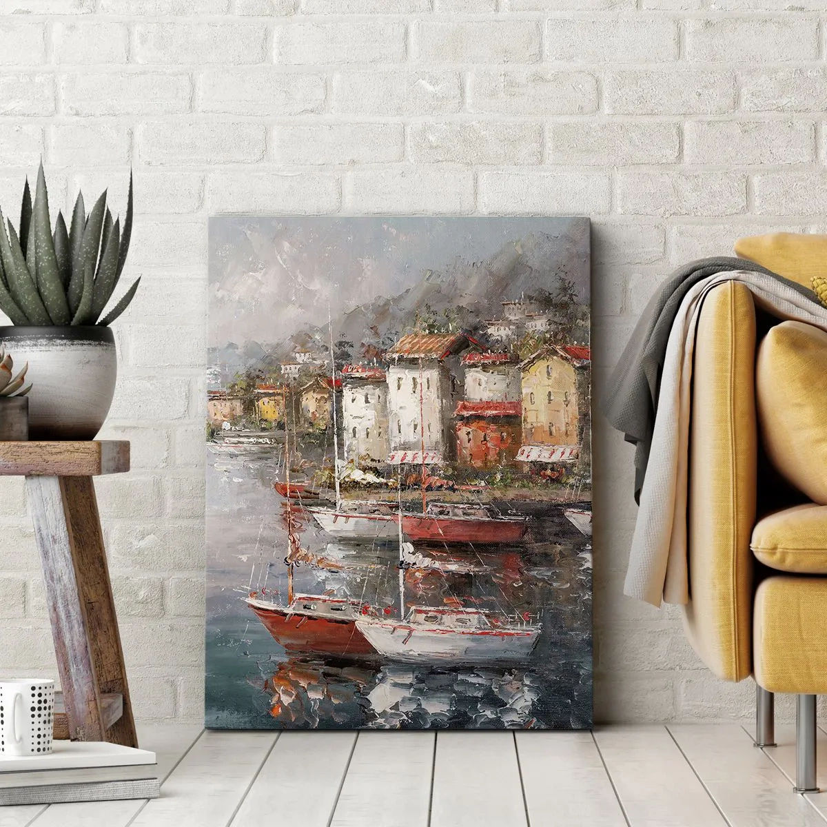 Obraz na płótnie - Przystań z jachtami i kolorowymi domami na tle gór - 50x70cm - Romantyczna przystań - Nowoczesna dekoracja ścienna do salonu, kuchni i sypialni ARTTOR