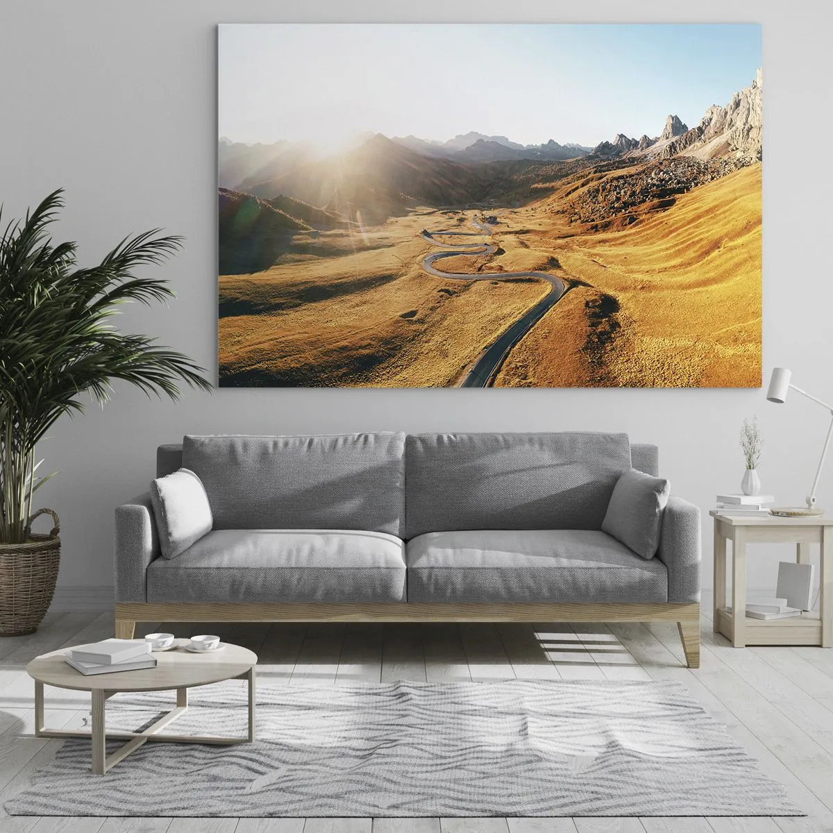 Obraz na szkle - Kręta droga w złotej dolinie oświetlonej słońcem - 70x50cm - W złotej dolinie - Nowoczesna dekoracja ścienna do salonu i sypialni ARTTOR