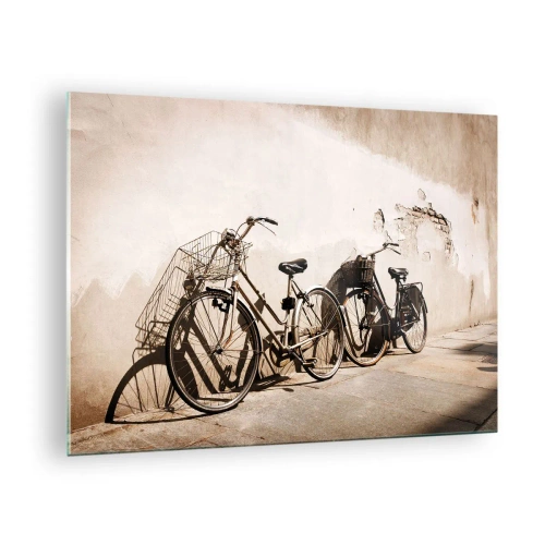 Obraz na szkle - Retro rowery opierające się o starą ścianę - 70x50cm - Niezapomniany urok przeszłości - Nowoczesna dekoracja ścienna do salonu i sypialni ARTTOR