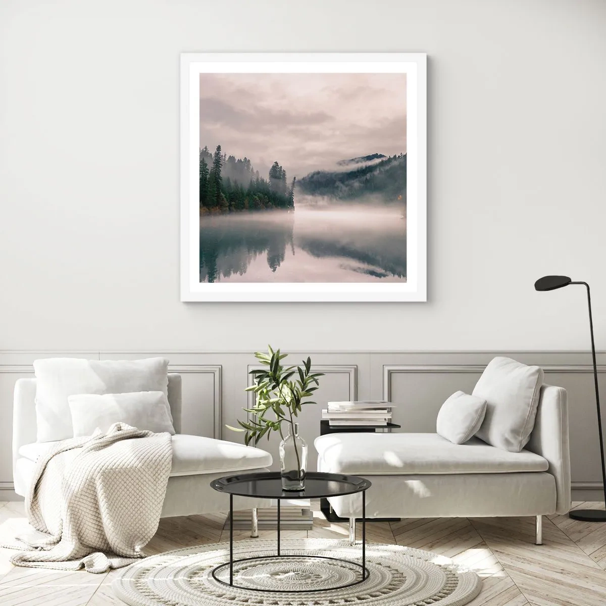 Plakat w białej ramie - W zadumie, we mgle - 40x40 cm