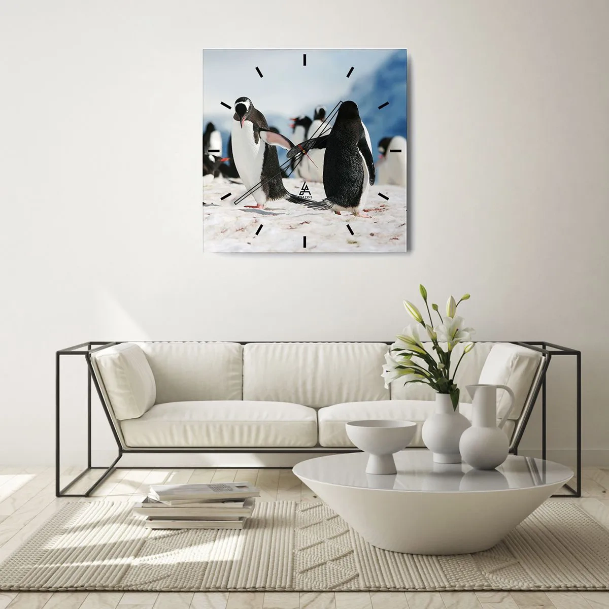 Zegar ścienny - Grupa pingwinów na śniegu w antarktycznym krajobrazie - 30x30cm - Taniec na śniegu - Nowoczesna dekoracja ścienna do salonu i sypialni ARTTOR