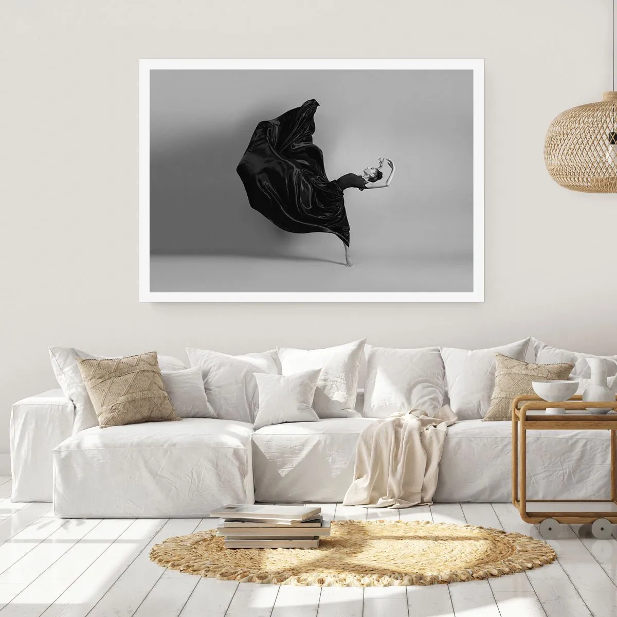 Plakat - Elegancka tancerka w czarnej sukni w ruchu - 100x70cm - Uskrzydlona muzyką - Nowoczesna dekoracja ścienna do salonu i sypialni ARTTOR