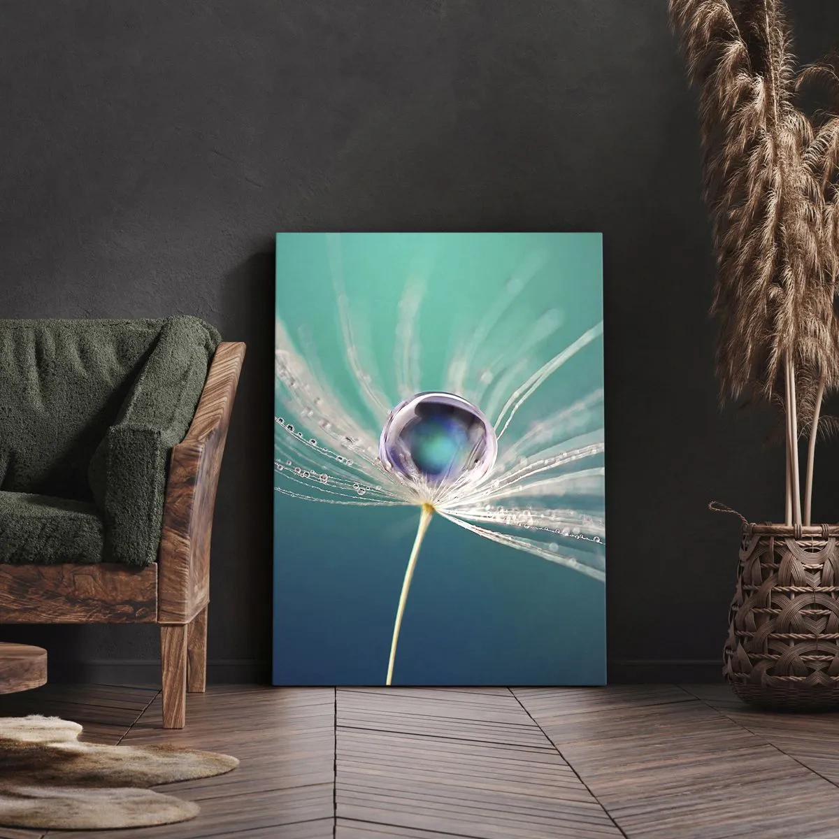 Obraz na płótnie - Makrofotografia dmuchawca z kroplą wody na tle turkusowego gradientu - 50x70cm - Mistyczna chwila - Nowoczesna dekoracja ścienna do salonu, kuchni i sypialni ARTTOR