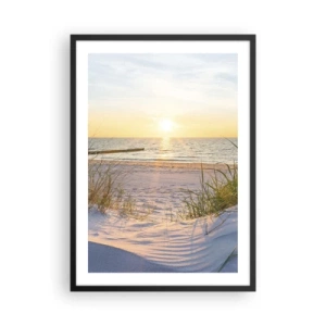 Plakat w czarnej ramie - Plaża o zachodzie słońca z widokiem na morze - 50x70cm - Morza szum, ptaków śpiew, dzika plaża pośród traw… - Nowoczesna dekoracja ścienna do salonu i sypialni ARTTOR