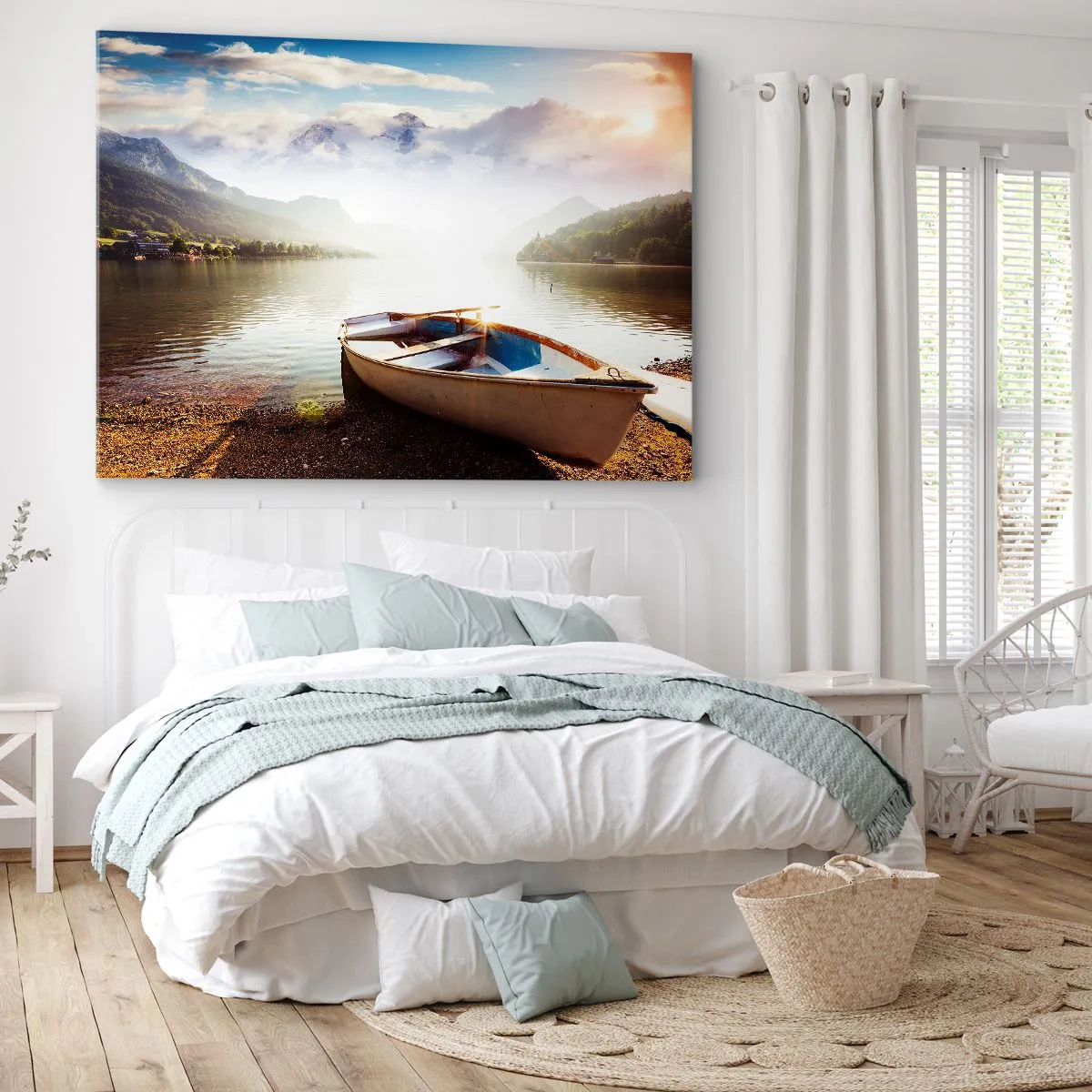 Obraz na płótnie - Łódka na brzegu jeziora z widokiem na góry o poranku - 70x50cm - Nad wodą wielką i czystą - Nowoczesna dekoracja ścienna do salonu i sypialni ARTTOR