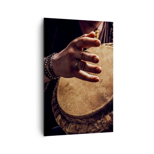 Obraz na płótnie - Ręce grające na tradycyjnym bębnie djembe - 80x120cm - W rytmie serca - Nowoczesna dekoracja ścienna do salonu i sypialni ARTTOR